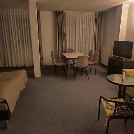 Azyl W Tarsis Eko Park Апартаменты *