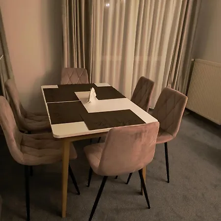 Azyl W Tarsis Eko Park