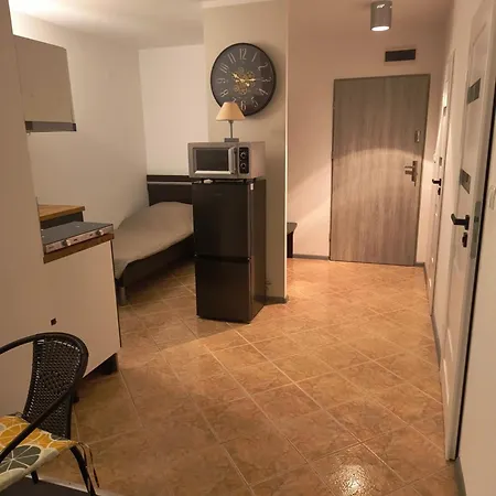 Azyl W Tarsis Eko Park *